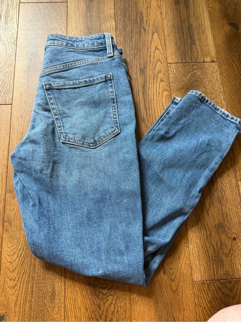 Old Navy Distressed Women’s Jeans